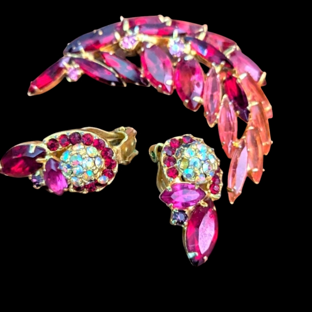 Vintage 60's Elegant Pink and Gold Women's Jewelry Brooch Clips Set - Picture 4 of 13